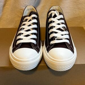 Cushionaire Stylish Brown and White Women's Sneakers NWOT